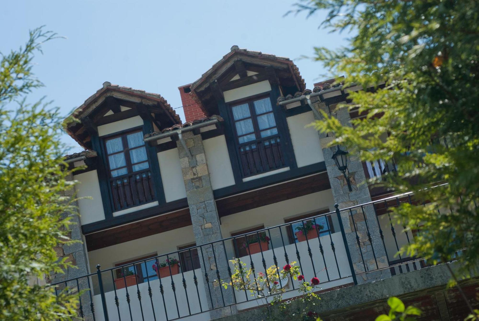 Viviendas Rurales Traldega Turieno Kültér fotó